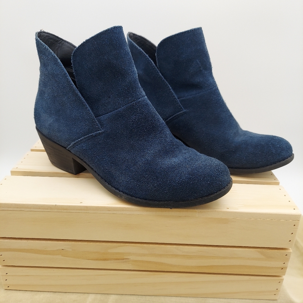 Genuine Leather Blue Boots Booties Me Too Size 6.5 Suede
